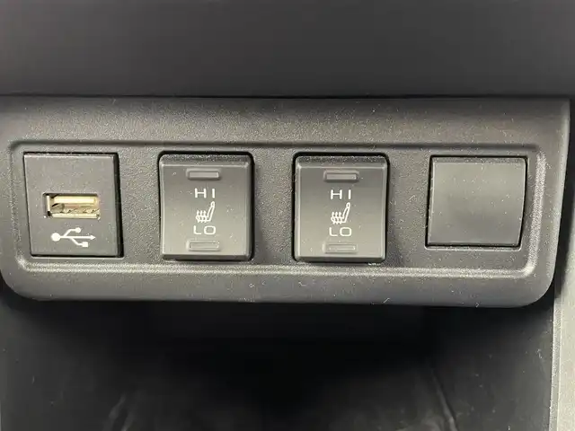 トヨタ カローラ クロス Z 宮城県 2022(令4)年 1.6万km 赤 純正ナビ/・BT接続/フルセグTV/全周囲カメラ/・バック/サイド/フロント/純正18インチAW/トヨタセーフティセンス/・ブラインドスポットモニター/・プリクラッシュセーフティ/・レーントレーシングアシスト/・リヤクロストラフィックアラート/・ロードサインアシスト/電動リアゲート/純正フロアマット/LEDヘッドライト/・フォグランプ/ルーフレール/前列シートヒーター