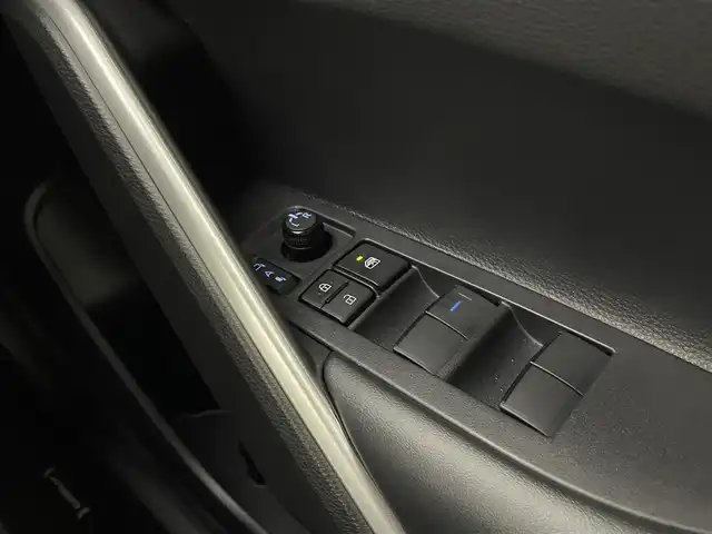 トヨタ カローラ クロス Z 宮城県 2022(令4)年 1.6万km 赤 純正ナビ/・BT接続/フルセグTV/全周囲カメラ/・バック/サイド/フロント/純正18インチAW/トヨタセーフティセンス/・ブラインドスポットモニター/・プリクラッシュセーフティ/・レーントレーシングアシスト/・リヤクロストラフィックアラート/・ロードサインアシスト/電動リアゲート/純正フロアマット/LEDヘッドライト/・フォグランプ/ルーフレール/前列シートヒーター