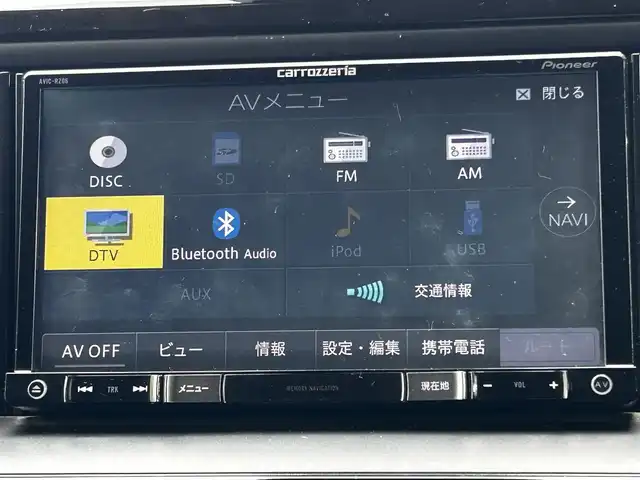 トヨタ ヴォクシー V 和歌山県 2016(平28)年 9.7万km ホワイトパールクリスタルシャイン ワンオーナー/社外メモリーナビ・フルセグTV・CD・DVD/　Bluetooth/社外フリップダウンモニター/バックカメラ/左リアパワースライドドア/LEDヘッドライト/PCS/LKA/オートハイビーム/クルーズコントロール/スマートキー/保証書/取扱説明書