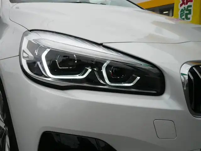 ＢＭＷ ＢＭＷ ２１８ｄ グランツアラー ラグジュアリー 静岡県 2021(令3)年 4.3万km ミネラルホワイト 禁煙車/純正メーカーナビ/バックカメラ/Bluetooth/衝突警告/歩行者警告/車線逸脱警告/クリアランスソナー/オートライト/LEDヘッドライト/オートワイパー/パワーバックドア/電子パーキング/スマートキー/スペアキー/ETC/新車保証書