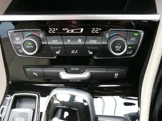 ＢＭＷ ＢＭＷ ２１８ｄ グランツアラー ラグジュアリー 静岡県 2021(令3)年 4.3万km ミネラルホワイト 禁煙車/純正メーカーナビ/バックカメラ/Bluetooth/衝突警告/歩行者警告/車線逸脱警告/クリアランスソナー/オートライト/LEDヘッドライト/オートワイパー/パワーバックドア/電子パーキング/スマートキー/スペアキー/ETC/新車保証書