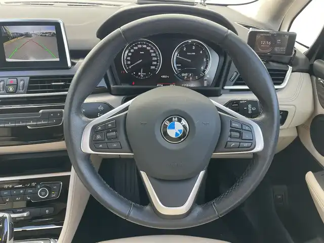 ＢＭＷ ＢＭＷ ２１８ｄ グランツアラー ラグジュアリー 千葉県 2021(令3)年 4.3万km ミネラルホワイト アドバンスドセーフティパッケージ/・レーダークルーズコントロール/・ヘッドアップディスプレイ/ドライビングアシスト/・衝突軽減ブレーキ/レーンキープアシスト/パーキングサポートパッケージ/・クリアランスソナー/パーキングアシスト/純正メーカーナビ/・BT/USB/バックカメラ/ETC/ステアリングスイッチ/レザーシート(ベージュ)/シートヒーター(D/N席)/パワーシート(D/N席)/パワーバックドア/LEDヘッドライト/オートライト/オートハイビーム/スマートキー/プッシュスタート/純正フロアマット