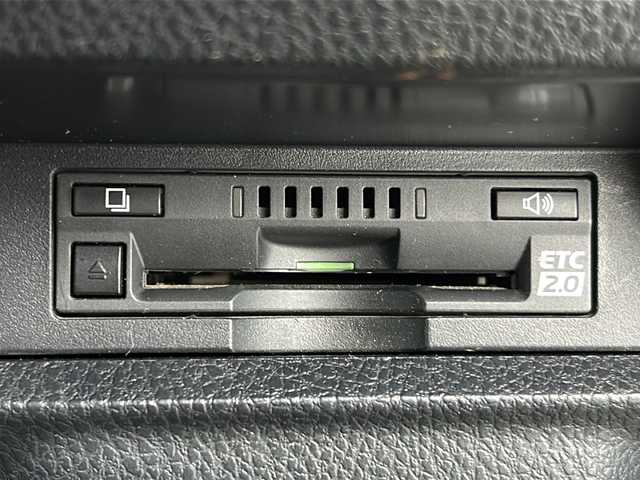 トヨタ ヴォクシー ZS 煌Ⅱ 三重県 2016(平28)年 9.2万km ブラック 純正9型ナビ　/純正12.1型後席モニター　/バックカメラ　/ビルトインETC2.0　/両側パワースライドドア　/前方ドライブレコーダー　/レーンキープアシスト　/衝突軽減ブレーキ/アイドリングストップ/純正フロアマット　/オートハイビーム /オートライト/革巻きステアリング/ステアリングスイッチ/電動格納ミラー/禁煙車