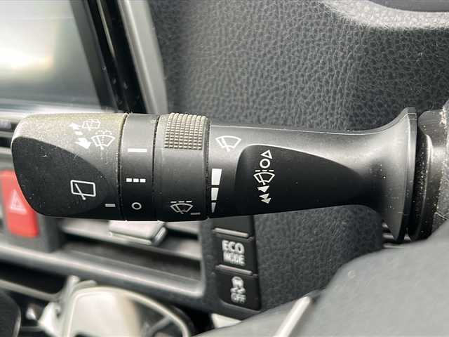 トヨタ ヴォクシー ZS 煌Ⅱ 三重県 2016(平28)年 9.2万km ブラック 純正9型ナビ　/純正12.1型後席モニター　/バックカメラ　/ビルトインETC2.0　/両側パワースライドドア　/前方ドライブレコーダー　/レーンキープアシスト　/衝突軽減ブレーキ/アイドリングストップ/純正フロアマット　/オートハイビーム /オートライト/革巻きステアリング/ステアリングスイッチ/電動格納ミラー/禁煙車