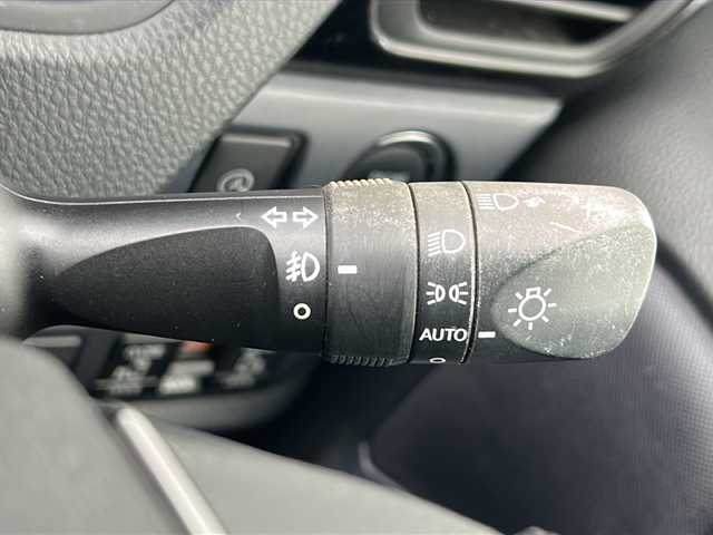 トヨタ ヴォクシー ZS 煌Ⅱ 三重県 2016(平28)年 9.2万km ブラック 純正9型ナビ　/純正12.1型後席モニター　/バックカメラ　/ビルトインETC2.0　/両側パワースライドドア　/前方ドライブレコーダー　/レーンキープアシスト　/衝突軽減ブレーキ/アイドリングストップ/純正フロアマット　/オートハイビーム /オートライト/革巻きステアリング/ステアリングスイッチ/電動格納ミラー/禁煙車