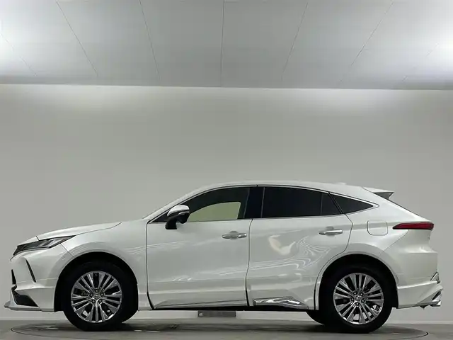 トヨタ ハリアー G 埼玉県 2022(令4)年 3.6万km ホワイトパールクリスタルシャイン 純正8型ナビ モデリスタエアロ バックカメラ ビルトインETC　ドライブレコーダー　デジタルインナーミラー　フルセグTV　Bluetooth　追従走行　パワーシート　電動リアゲート　ＭＴモード付AT　LEDヘッドライト　