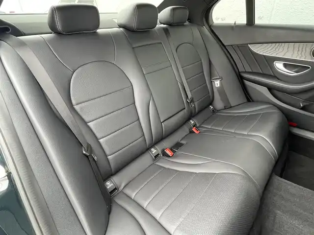 メルセデス・ベンツ Ｃ２００ アバンギャルド AMGライン 東京都 2018(平30)年 1.3万km エメラルドグリーン ＡＭＧライン/レーダーセーフティＰＫＧ/エアサス/アンビエントライト/オートハイビーム/黒革シート/シートヒーター/純正HDDナビ/バックカメラ/フルセグ/AppleCarPlay/ETC2.0/LED/スマートキー