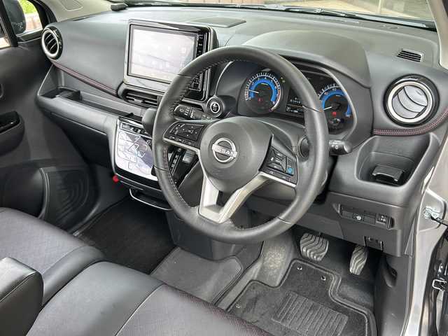 日産 デイズ HWS G ターボ プロパイロットED 静岡県 2024(令6)年 0.5万km チタニウムグレーメタリック プロパイロット/・エマージェンシーブレーキ/・アクティブクルーズコントロール/・レーンキープアシスト/・ブラインドスポットモニター/・クロストラフィックアラート/・先行車発進お知らせ機能/純正ナビ/・フルセグTV/・ラジオ/Bluetooth/HDMI/主要装備/・ETC/・全方位カメラ/・ステアリングリモコン/・オートライト/・アイドリングストップ/・オートホールド/・レザー調シート/・ドライブレコーダー前後/・プッシュスタート/・スマートキー