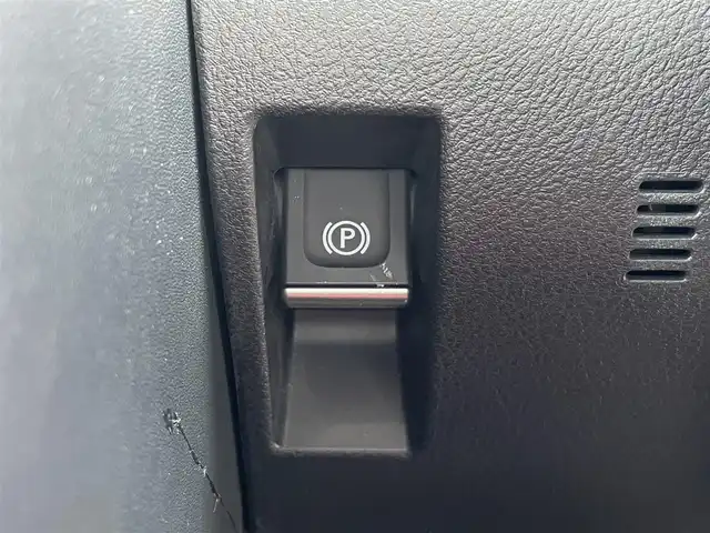 レクサス ＩＳ 300h 福岡県 2021(令3)年 3.2万km ソニッククォーツ 純正メーカーナビ/Bluetooth対応/フルセグTV/CD/DVD/ブラインドスポットモニター/レーダークルーズコントロール/パドルシフト/前席シートヒーター/360度カメラ/バックカメラ/パワーシート（運転席）/ビルトインETC/プッシュスタート/純正フロアマット/純正アルミホイール/レザーシート/保証書/取扱説明書/スペアキー/カードキー