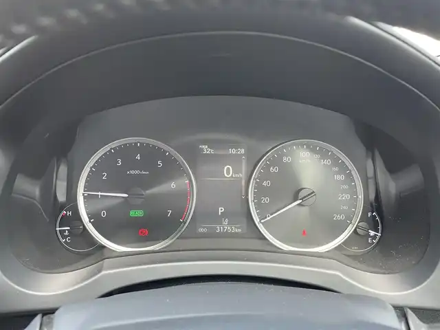 レクサス ＩＳ 300h 福岡県 2021(令3)年 3.2万km ソニッククォーツ 純正メーカーナビ/Bluetooth対応/フルセグTV/CD/DVD/ブラインドスポットモニター/レーダークルーズコントロール/パドルシフト/前席シートヒーター/360度カメラ/バックカメラ/パワーシート（運転席）/ビルトインETC/プッシュスタート/純正フロアマット/純正アルミホイール/レザーシート/保証書/取扱説明書/スペアキー/カードキー