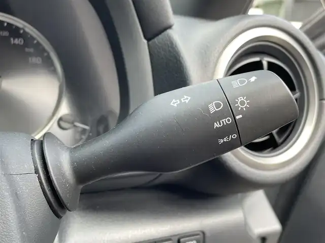 レクサス ＩＳ 300h 福岡県 2021(令3)年 3.2万km ソニッククォーツ 純正メーカーナビ/Bluetooth対応/フルセグTV/CD/DVD/ブラインドスポットモニター/レーダークルーズコントロール/パドルシフト/前席シートヒーター/360度カメラ/バックカメラ/パワーシート（運転席）/ビルトインETC/プッシュスタート/純正フロアマット/純正アルミホイール/レザーシート/保証書/取扱説明書/スペアキー/カードキー