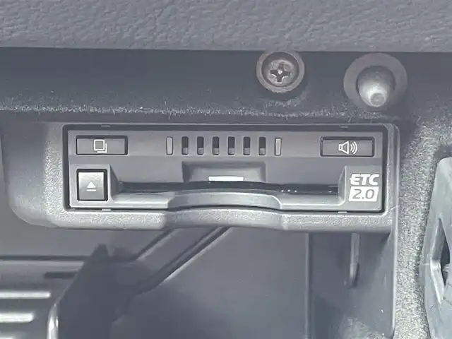 レクサス ＩＳ 300h 福岡県 2021(令3)年 3.2万km ソニッククォーツ 純正メーカーナビ/Bluetooth対応/フルセグTV/CD/DVD/ブラインドスポットモニター/レーダークルーズコントロール/パドルシフト/前席シートヒーター/360度カメラ/バックカメラ/パワーシート（運転席）/ビルトインETC/プッシュスタート/純正フロアマット/純正アルミホイール/レザーシート/保証書/取扱説明書/スペアキー/カードキー