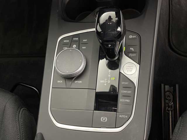 ＢＭＷ １１８ｄ プレイ エディションジョイ+ 鹿児島県 2021(令3)年 2万km 白 禁煙者/純正ナビゲーションシステム/Bluetooth/ワイヤレス充電/シートメモリー/クルーズコントロール/オートハイビーム/ETC/運転席パワーシート/パーキングアシスト/ブラインドスポットモニター/電動格納ミラー/CarPlay