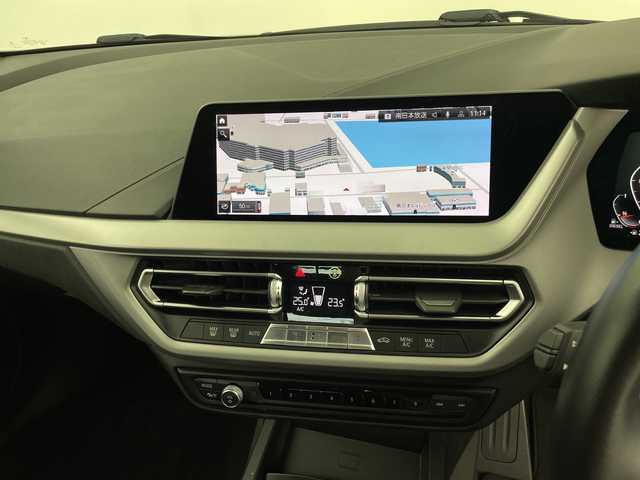 ＢＭＷ １１８ｄ プレイ エディションジョイ+ 鹿児島県 2021(令3)年 2万km 白 禁煙者/純正ナビゲーションシステム/Bluetooth/ワイヤレス充電/シートメモリー/クルーズコントロール/オートハイビーム/ETC/運転席パワーシート/パーキングアシスト/ブラインドスポットモニター/電動格納ミラー/CarPlay