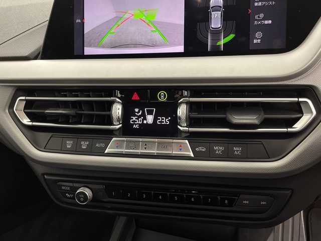 ＢＭＷ １１８ｄ プレイ エディションジョイ+ 鹿児島県 2021(令3)年 2万km 白 禁煙者/純正ナビゲーションシステム/Bluetooth/ワイヤレス充電/シートメモリー/クルーズコントロール/オートハイビーム/ETC/運転席パワーシート/パーキングアシスト/ブラインドスポットモニター/電動格納ミラー/CarPlay