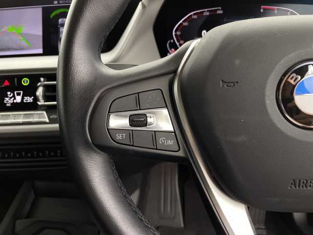 ＢＭＷ １１８ｄ プレイ エディションジョイ+ 鹿児島県 2021(令3)年 2万km 白 禁煙者/純正ナビゲーションシステム/Bluetooth/ワイヤレス充電/シートメモリー/クルーズコントロール/オートハイビーム/ETC/運転席パワーシート/パーキングアシスト/ブラインドスポットモニター/電動格納ミラー/CarPlay