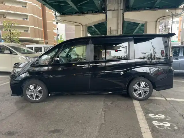 ホンダ ステップワゴン スパーダ eHEV G ホンダS 大阪府 2020(令2)年 5.8万km プレミアムスパークルブラックパール Gathers純正メモリナビ（CD/DVD/BT/SD）/Gathers純正フリップダウンモニター/フルセグテレビ/衝突軽減ブレーキ/ホンダセンシング/レーダークルーズコントロール/純正18インチアルミホイール/バックカメラ/LEDヘッドランプ/新車保証書/取扱説明書/ビルトインETC/ワンオーナー