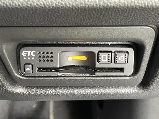 ホンダ ステップワゴン スパーダ eHEV G ホンダS 群馬県 2020(令2)年 5.8万km プレミアムスパークルブラックパール ホンダセンシング　/　・衝突軽減ブレーキ/　・誤発進抑制機能/　・歩行者事故低減ステアリング/　・アダプティブクルーズコントロール/　・先行車発進お知らせ機能/　・標識認識機能/前後ドライブレコーダー/バックカメラ/ナビ装着用スペシャルパッケージ+ETC車載器/　・純正9インチメモリナビ【型番　VXM-197VFNi】/　・ビルトインETC/純正フロアマット/純正16インチアルミホイール/アルミホイール付スタッドレスタイヤ/オートLEDヘッドライト/スマートキー