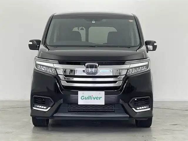 ホンダ ステップワゴン スパーダ eHEV G ホンダS 群馬県 2020(令2)年 5.8万km プレミアムスパークルブラックパール ホンダセンシング　/　・衝突軽減ブレーキ/　・誤発進抑制機能/　・歩行者事故低減ステアリング/　・アダプティブクルーズコントロール/　・先行車発進お知らせ機能/　・標識認識機能/前後ドライブレコーダー/バックカメラ/ナビ装着用スペシャルパッケージ+ETC車載器/　・純正9インチメモリナビ【型番　VXM-197VFNi】/　・ビルトインETC/純正フロアマット/純正16インチアルミホイール/アルミホイール付スタッドレスタイヤ/オートLEDヘッドライト/スマートキー