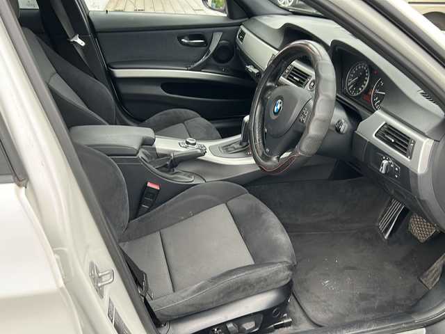 ＢＭＷ ３２０ｉ ツーリング Mスポーツ 千葉県 2012(平24)年 14.5万km アルピンホワイトⅢ ナビ クルーズコントロール　ハロゲンライト ドライブレコーダー　パワーウィンドウ フロアマット純正　ＡＢＳ オートライト ロービームヘッドライト ステアリングヒーター エアバッグＷ ＦＡＴシフト