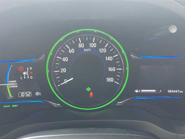 ホンダ ヴェゼル ハイブリッド X 福島県 2015(平27)年 8.5万km クリスタルブラックパール 純正ナビ（ＣＤ／ＤＶＤ／ＢＴ／ワンセグＴＶ／ＡＭ／ＦＭ）　プッシュスタート　クルーズコントロール　ステアリングスイッチ　パドルシフト　純正フロアマット　ＥＴＣ　純正１６インチＡＷ　スマートキー　ＬＥＤ