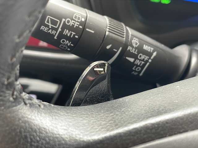 ホンダ ヴェゼル ハイブリッド X 福島県 2015(平27)年 8.5万km クリスタルブラックパール 純正ナビ（ＣＤ／ＤＶＤ／ＢＴ／ワンセグＴＶ／ＡＭ／ＦＭ）　プッシュスタート　クルーズコントロール　ステアリングスイッチ　パドルシフト　純正フロアマット　ＥＴＣ　純正１６インチＡＷ　スマートキー　ＬＥＤ