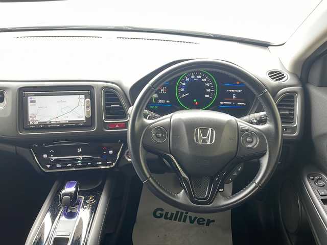 ホンダ ヴェゼル ハイブリッド X 福島県 2015(平27)年 8.5万km クリスタルブラックパール 純正ナビ（ＣＤ／ＤＶＤ／ＢＴ／ワンセグＴＶ／ＡＭ／ＦＭ）　プッシュスタート　クルーズコントロール　ステアリングスイッチ　パドルシフト　純正フロアマット　ＥＴＣ　純正１６インチＡＷ　スマートキー　ＬＥＤ