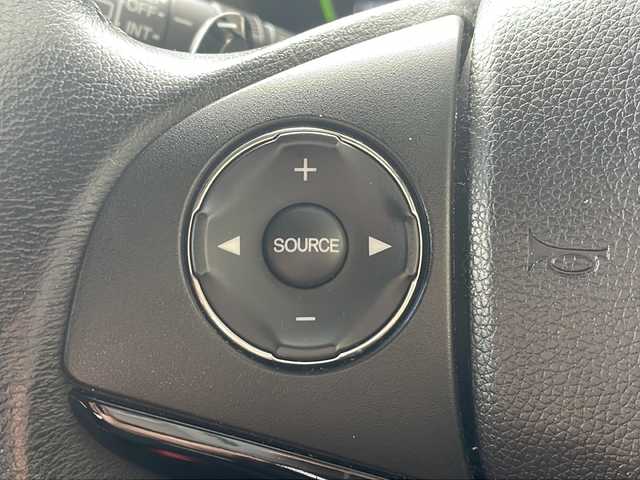 ホンダ ヴェゼル ハイブリッド X 福島県 2015(平27)年 8.5万km クリスタルブラックパール 純正ナビ（ＣＤ／ＤＶＤ／ＢＴ／ワンセグＴＶ／ＡＭ／ＦＭ）　プッシュスタート　クルーズコントロール　ステアリングスイッチ　パドルシフト　純正フロアマット　ＥＴＣ　純正１６インチＡＷ　スマートキー　ＬＥＤ