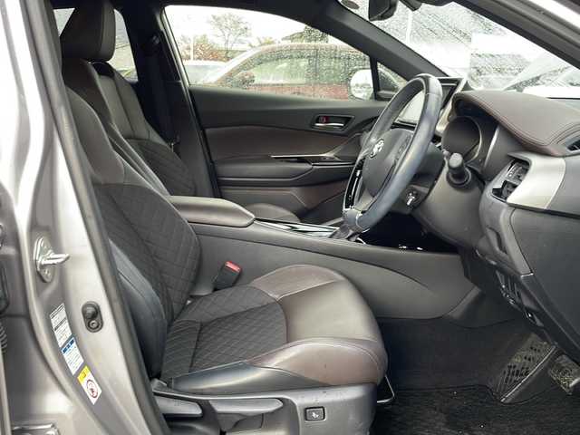 トヨタ Ｃ－ＨＲ G－T 岩手県 2018(平30)年 4.2万km ブラック/メタルストリームM トヨタセーフティセンスＰ　純正９型ナビ　バックカメラ　Ｂｌｕｅｔｏｏｔｈ　ＣＤ／ＤＶＤ再生　フルセグ　ＥＴＣ２．０　クルコン　シートヒーター　ランバーサポート　ＬＥＤオートハイビーム　前後センサー