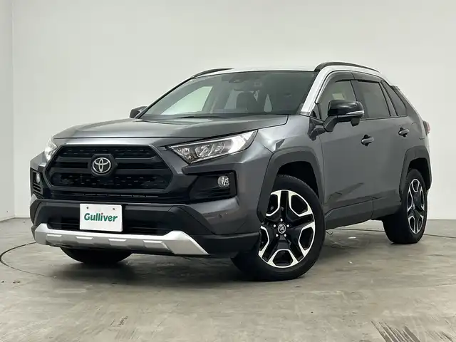 トヨタ ＲＡＶ４ アドベンチャー 三重県 2019(令1)年 1.1万km アッシュグレーメタリック/ グレーメタリック /禁煙車//純正9インチナビ/　フルセグTV/Bluetooth//バックカメラ//純正アルミホイール//シートヒーター//ベンチレーション//ハンドルヒーター//ステアリングスイッチ//オートエアコン//レーダークルーズコントロール//前後コーナーセンサー//オートライト//オートハイビーム//純正LEDヘッドライト//フォグライト//オートマッチングハイビーム//ETC//パワーバックドア//前後ドラレコ