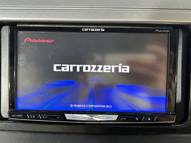 トヨタ ランドクルーザー プラド TX 佐賀県 2013(平25)年 11.8万km ホワイトパールクリスタルシャイン 社外７インチSDナビ/CD/DVD/フルセグTV/Bluetooth/社外後席用モニター/４WD/ETC/３列シート/フロアマット/純正１８インチアルミホイール/コーナーセンサー/LEDヘッドライト/オートライト