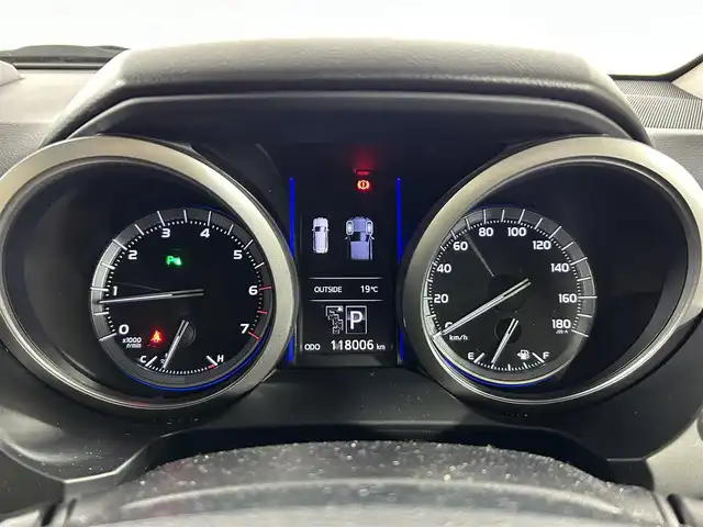 トヨタ ランドクルーザー プラド TX 佐賀県 2013(平25)年 11.8万km ホワイトパールクリスタルシャイン 社外７インチSDナビ/CD/DVD/フルセグTV/Bluetooth/社外後席用モニター/４WD/ETC/３列シート/フロアマット/純正１８インチアルミホイール/コーナーセンサー/LEDヘッドライト/オートライト