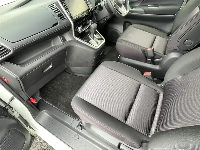 日産 セレナ ハイウェイスター Vセレクション 福岡県 2018(平30)年 3.7万km ブリリアントホワイトパール ワンオーナー/純正9インチSDナビ【MM517D-L】/　(AM/FM/CD/DVD/Blu-ray/Bluetooth/フルセグTV)/アラウンドビューモニター/純正フリップダウンモニター/走行支援システム/・インテリジェントエマージェンシーブレーキ/・車線逸脱警報/・ふらつき警報/クルーズコントロール/横滑り防止機能/インテリジェントパーキングアシスト/両側パワースライドドア/(ハンズフリー機能付き)/純正16インチアルミホイール/純正前方ドライブレコーダー/純正ビルトインETC/プッシュスタート/ステアリングスイッチ/電格ウィンカーミラー/ドアバイザー/純正フロアマット/スペアキー×1/保証書/取扱説明書/ナビ取扱説明書