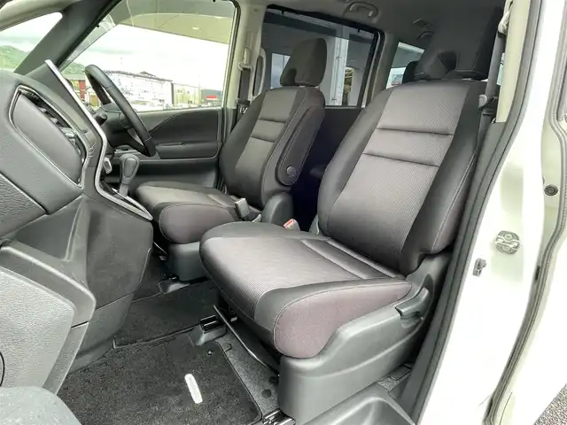日産 セレナ ハイウェイスター Vセレクション 福岡県 2018(平30)年 3.7万km ブリリアントホワイトパール ワンオーナー/純正9インチSDナビ【MM517D-L】/　(AM/FM/CD/DVD/Blu-ray/Bluetooth/フルセグTV)/アラウンドビューモニター/純正フリップダウンモニター/走行支援システム/・インテリジェントエマージェンシーブレーキ/・車線逸脱警報/・ふらつき警報/クルーズコントロール/横滑り防止機能/インテリジェントパーキングアシスト/両側パワースライドドア/(ハンズフリー機能付き)/純正16インチアルミホイール/純正前方ドライブレコーダー/純正ビルトインETC/プッシュスタート/ステアリングスイッチ/電格ウィンカーミラー/ドアバイザー/純正フロアマット/スペアキー×1/保証書/取扱説明書/ナビ取扱説明書