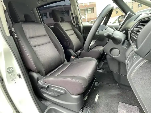 日産 セレナ ハイウェイスター Vセレクション 福岡県 2018(平30)年 3.7万km ブリリアントホワイトパール ワンオーナー/純正9インチSDナビ【MM517D-L】/　(AM/FM/CD/DVD/Blu-ray/Bluetooth/フルセグTV)/アラウンドビューモニター/純正フリップダウンモニター/走行支援システム/・インテリジェントエマージェンシーブレーキ/・車線逸脱警報/・ふらつき警報/クルーズコントロール/横滑り防止機能/インテリジェントパーキングアシスト/両側パワースライドドア/(ハンズフリー機能付き)/純正16インチアルミホイール/純正前方ドライブレコーダー/純正ビルトインETC/プッシュスタート/ステアリングスイッチ/電格ウィンカーミラー/ドアバイザー/純正フロアマット/スペアキー×1/保証書/取扱説明書/ナビ取扱説明書