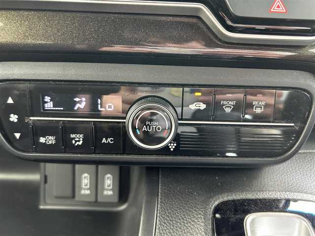 ホンダ Ｎ ＢＯＸ カスタム G L 佐賀県 2018(平30)年 3.8万km プレミアムホワイトパールⅡ 社外SDナビ/・バックカメラ/・フルセグTV/BT/CD/DVD/片側パワースライドドア/純正14インチAW/社外ドラレコ(前)/ETC/LEDヘッドライト/オートライト/フォグランプ/リアサンシェード/電動格納ミラー/フロアマット/ドアバイザー/ISOFIX