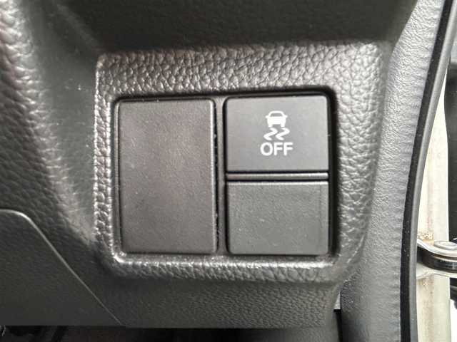 ホンダ Ｎ ＢＯＸ カスタム G L 佐賀県 2018(平30)年 3.8万km プレミアムホワイトパールⅡ 社外SDナビ/・バックカメラ/・フルセグTV/BT/CD/DVD/片側パワースライドドア/純正14インチAW/社外ドラレコ(前)/ETC/LEDヘッドライト/オートライト/フォグランプ/リアサンシェード/電動格納ミラー/フロアマット/ドアバイザー/ISOFIX