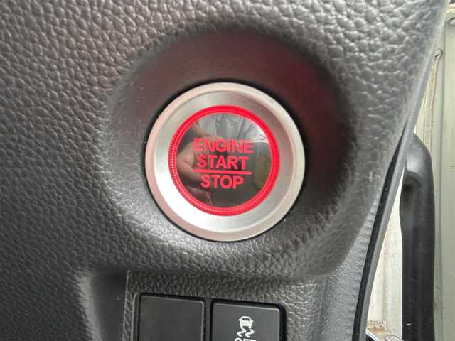 ホンダ Ｎ ＢＯＸ カスタム G L 佐賀県 2018(平30)年 3.8万km プレミアムホワイトパールⅡ 社外SDナビ/・バックカメラ/・フルセグTV/BT/CD/DVD/片側パワースライドドア/純正14インチAW/社外ドラレコ(前)/ETC/LEDヘッドライト/オートライト/フォグランプ/リアサンシェード/電動格納ミラー/フロアマット/ドアバイザー/ISOFIX