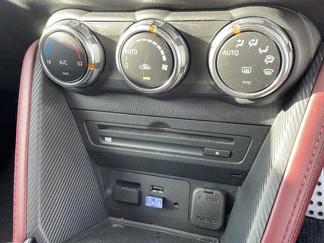 マツダ ＣＸ－３ XD プロアクティブ 徳島県 2017(平29)年 10.7万km セラミックM 純正SDナビ/（ラジオ/フルセグ/DISC/USB/BT/AUX）/ターボ/ブラインドスポットモニター/エアロ/（フロント/サイド/リアスポイラー）/半革シート/追従式クルーズコントロール/純正18AW/LEDヘッドライト/フォグライト/純正フロアマット/ETC/オートライト/スペアキー