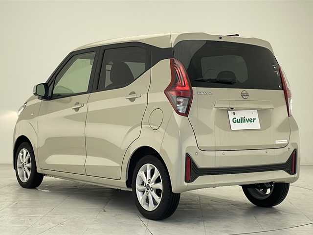 日産 デイズ X 沖縄県 2024(令6)年 0.3万km フローズンバニラパール 純正９型メモリナビ　【MM223D-Le】/　(フルセグＴＶ　DVD　Ｂｌｕｅｔｏｏｔｈ　USB)/バックカメラ/ETC　/ドライブレコーダー　/プッシュスタート　/スマートキー　/ＬＥＤヘッドライト/オートライト　/エマージェンシーブレーキ　/アイドリングストップ/純正１４インチアルミホイール/純正フロアマット
