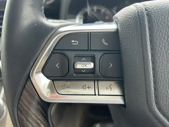 トヨタ ランドクルーザー ZX 長崎県 2023(令5)年 1.7万km プレシャスホワイトパール 純正ナビ（BT/CD/AM/FM)/フルセグTV/全方位カメラ/USB入力端子/100V充電/ETC2.0/パワーシート/電動リアゲート/電動格納サードシート/レザーシート/クルーズコントロール/コーナーセンサー/ウィンカーミラー/スペアキー/ワンオーナー