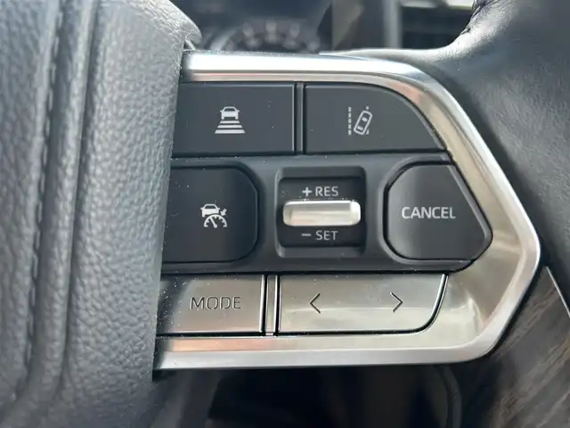 トヨタ ランドクルーザー ZX 長崎県 2023(令5)年 1.7万km プレシャスホワイトパール 純正ナビ（BT/CD/AM/FM)/フルセグTV/全方位カメラ/USB入力端子/100V充電/ETC2.0/パワーシート/電動リアゲート/電動格納サードシート/レザーシート/クルーズコントロール/コーナーセンサー/ウィンカーミラー/スペアキー/ワンオーナー