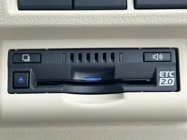 トヨタ ランドクルーザー ZX 長崎県 2023(令5)年 1.7万km プレシャスホワイトパール 純正ナビ（BT/CD/AM/FM)/フルセグTV/全方位カメラ/USB入力端子/100V充電/ETC2.0/パワーシート/電動リアゲート/電動格納サードシート/レザーシート/クルーズコントロール/コーナーセンサー/ウィンカーミラー/スペアキー/ワンオーナー