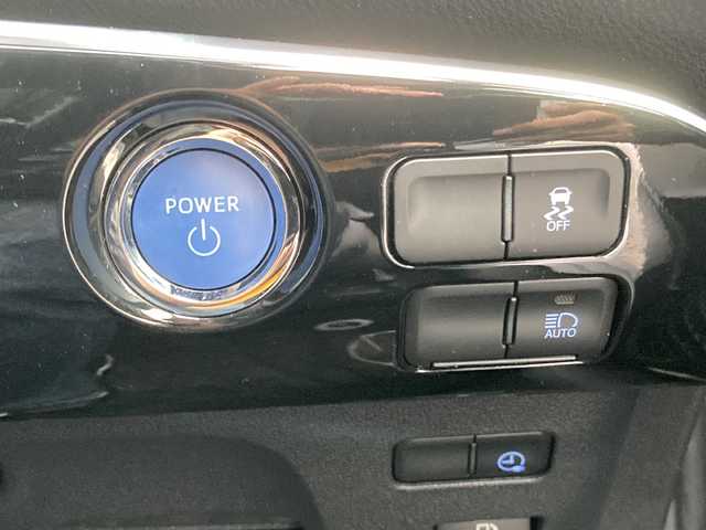 トヨタ プリウス ＰＨＶ S ナビパッケージ 千葉県 2020(令2)年 2.4万km シルバーM 禁煙車/プラグインハイブリット/モデリスタフルエアロ/純正SDナビ（フルセグTV・Bluetooth・USB）/全方位カメラ/トヨタセーフティセンス/プリクラッシュセーフティ/レーントレーシングアシスト/オートマチックハイビーム/レーダークルーズコントロール/ロードサインアシスト/先行車発進告知機能/LEDヘッドライト/スマートキー/前後ドライブレコーダーCS91FH/ビルトインETC2.0/ブラインドスポットモニター/パーキングサポートブレーキ/横滑り防止機能/純正ドアバイザー/純正フロアマット