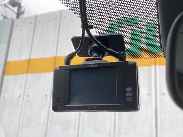 トヨタ プリウス ＰＨＶ S ナビパッケージ 千葉県 2020(令2)年 2.4万km シルバーM 禁煙車/プラグインハイブリット/モデリスタフルエアロ/純正SDナビ（フルセグTV・Bluetooth・USB）/全方位カメラ/トヨタセーフティセンス/プリクラッシュセーフティ/レーントレーシングアシスト/オートマチックハイビーム/レーダークルーズコントロール/ロードサインアシスト/先行車発進告知機能/LEDヘッドライト/スマートキー/前後ドライブレコーダーCS91FH/ビルトインETC2.0/ブラインドスポットモニター/パーキングサポートブレーキ/横滑り防止機能/純正ドアバイザー/純正フロアマット