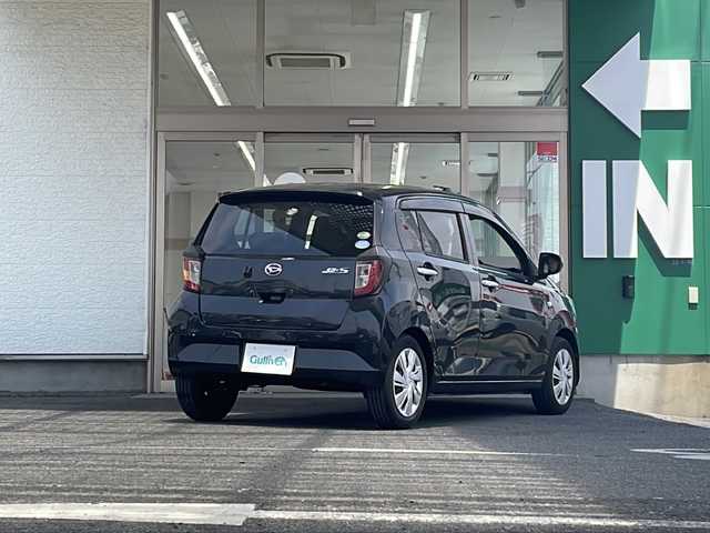 ダイハツ ミラ イース X SAⅢ 愛知県 2017(平29)年 9.2万km ブラックマイカメタリック 禁煙車/純正ナビ/フルセグ/バックカメラ/Bluetooth/前後コーナーセンサー/クリアランスソナー/レーンキープアシスト/衝突軽減ブレーキ/オートライト/オートハイビーム/フォグランプ/LEDヘッドライト/SHIFTOLOCK/USB入力端子/ドアバイザー/社外フロアマット/ETC/取扱説明書/保証書