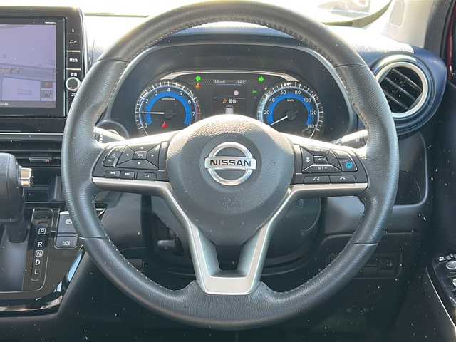 日産 デイズ HWS X プロパイロットED 佐賀県 2021(令3)年 3.3万km スパークリングレッド/ブラック 純正９インチナビ　/プロパイロット　/アラウンドビューモニター　/エマージェンシーブレーキ　/LDW　/コーナーセンサー/BSW　/先行車発進お知らせ/電動パーキングブレーキ/オートブレーキホールド/ETC/ステアリングリモコン/プッシュスタート/インテリジェントキー/LEDヘッドライト　/純正アルミホイール