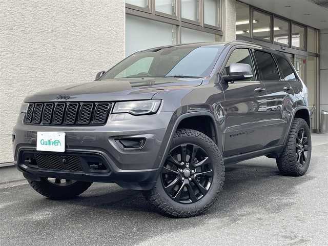 クライスラー・ジープ ジープ グランドチェロキー ラレード 大阪府 2019(令1)年 2.4万km グラニトクリスタル 純正8インチメモリナビ/（フルセグTV/BT/AUX）/バック/フロントカメラ/クルーズコントロール/パドルシフト/ブラインドスポットモニター/ブロックタイヤ/アイドリングストップ/前後コーナーセンサー/前席パワーシート/純正20インチAW/ETC/取扱説明書/スペアキー　有