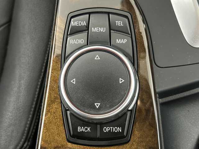 ＢＭＷ ３２０ｄ ツーリング ラグジュアリー 愛知県 2016(平28)年 4.8万km シルバー 純正HDDナビゲーション/CD DVD Bluetooth/バックカメラ/ETC/ワンオーナー/レーンキープアシスト/シートヒーター(D/N)/パワーシート(D/N)/コーナーセンサー/パワーバックドア/ステアリングリモコン/クルーズコントロール/ステアリングリモコン/純正17インチアルミホイール/アイドリングストップ/横滑り防止装置/電動格納ミラー/フロアマット/スマートキー/ドアバイザー