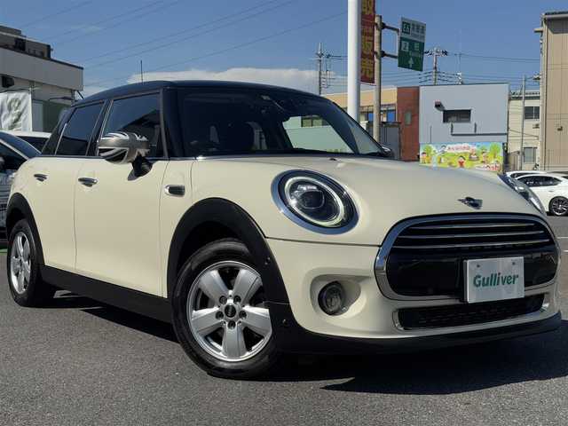 ＭＩＮＩ ミニ クーパー 千葉県 2020(令2)年 2.2万km ペッパー・ホワイト ワンオーナー/衝突被害軽減ブレーキ/LEDヘッドライト/前後コーナーセンサー/純正ナビ/Bluetooth/バックカメラ/AM・FMラジオ/前後ドライブレコーダー/純正15インチアルミホイール/プッシュスタート/スマートキー/スペアキー/取扱説明書＆保証書